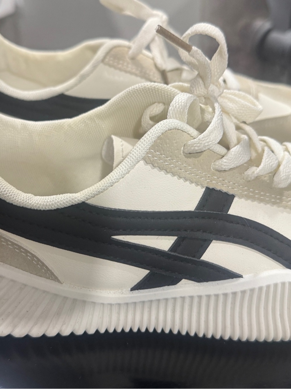 Women’s Low-Top Sneakers in White with Black Accent - Casual Lace-Up